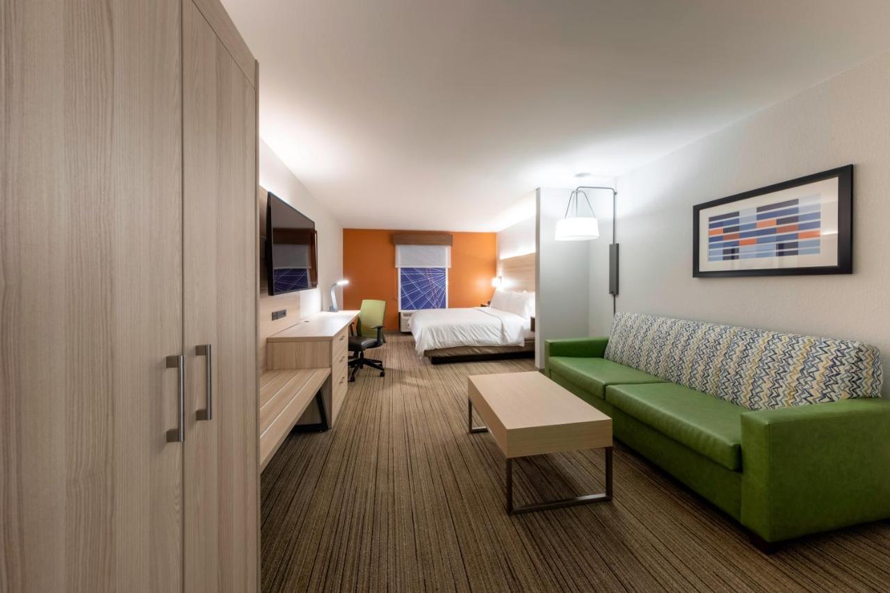 Holiday Inn Express Hotel & Suites Petersburg/Dinwiddie By Ihg Exterior foto