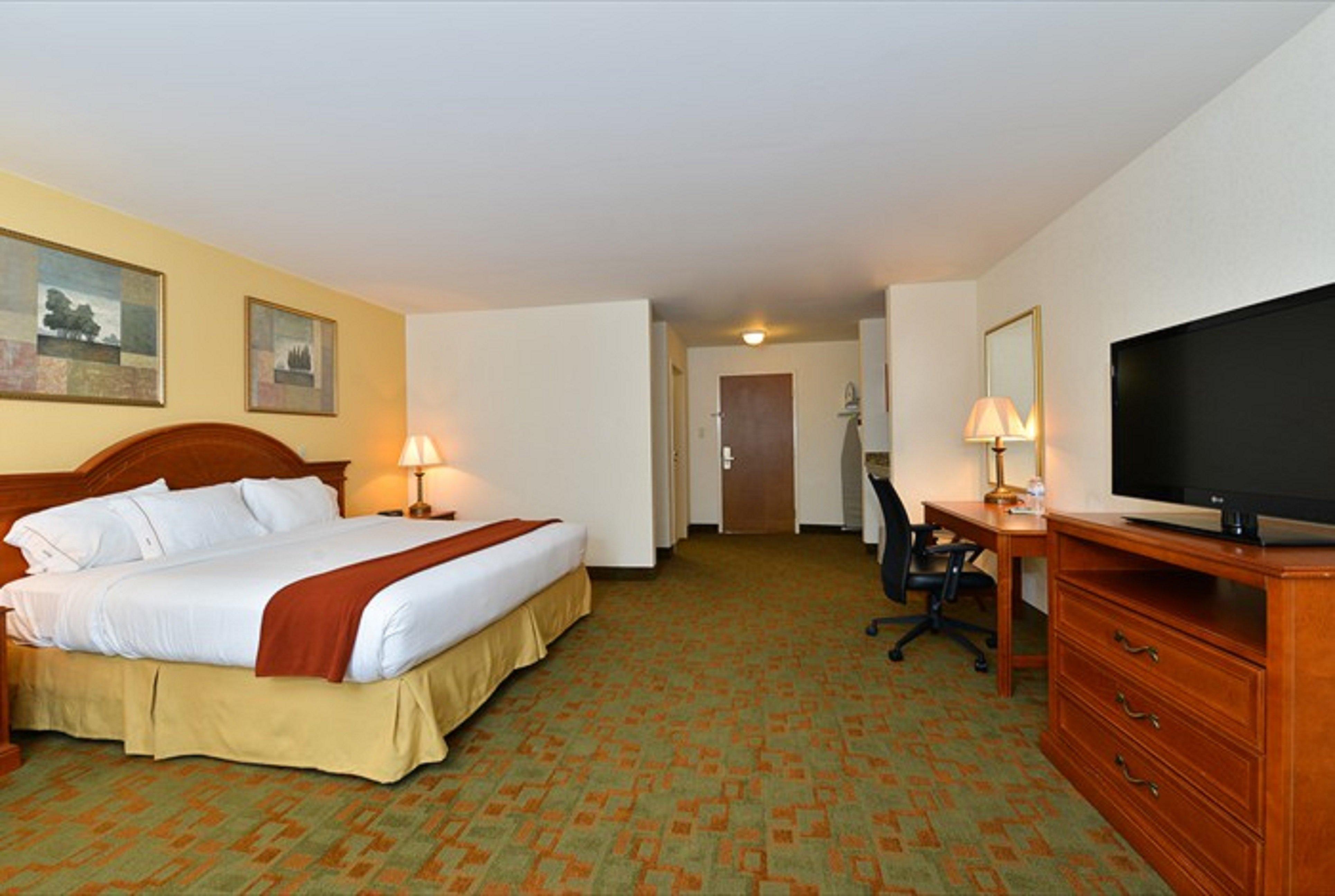 Holiday Inn Express Hotel & Suites Petersburg/Dinwiddie By Ihg Exterior foto
