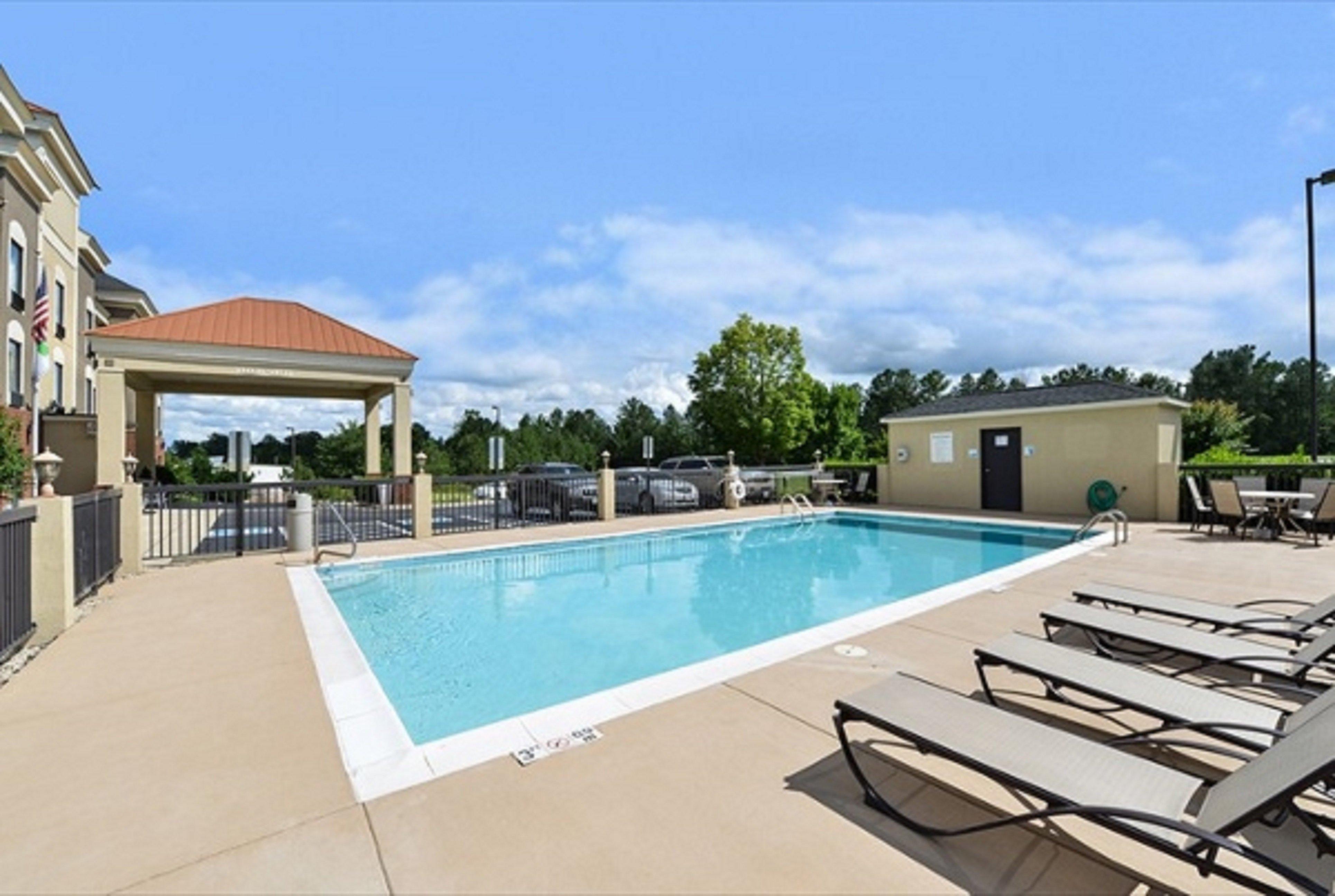 Holiday Inn Express Hotel & Suites Petersburg/Dinwiddie By Ihg Exterior foto