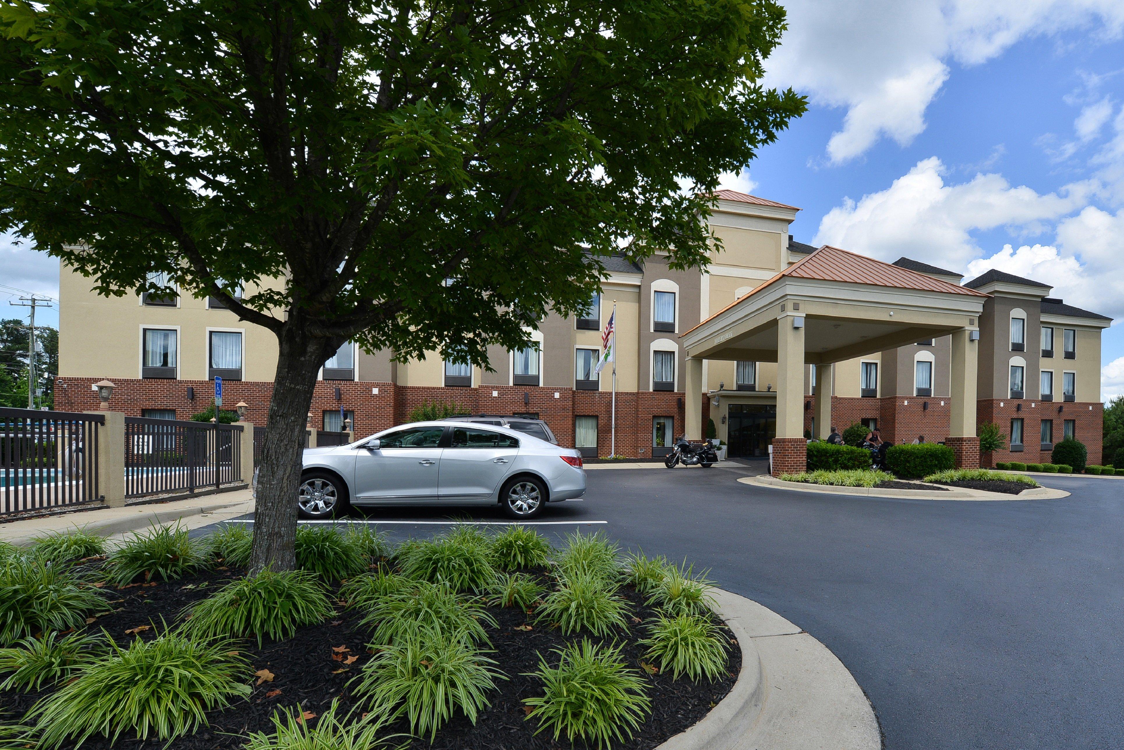Holiday Inn Express Hotel & Suites Petersburg/Dinwiddie By Ihg Exterior foto