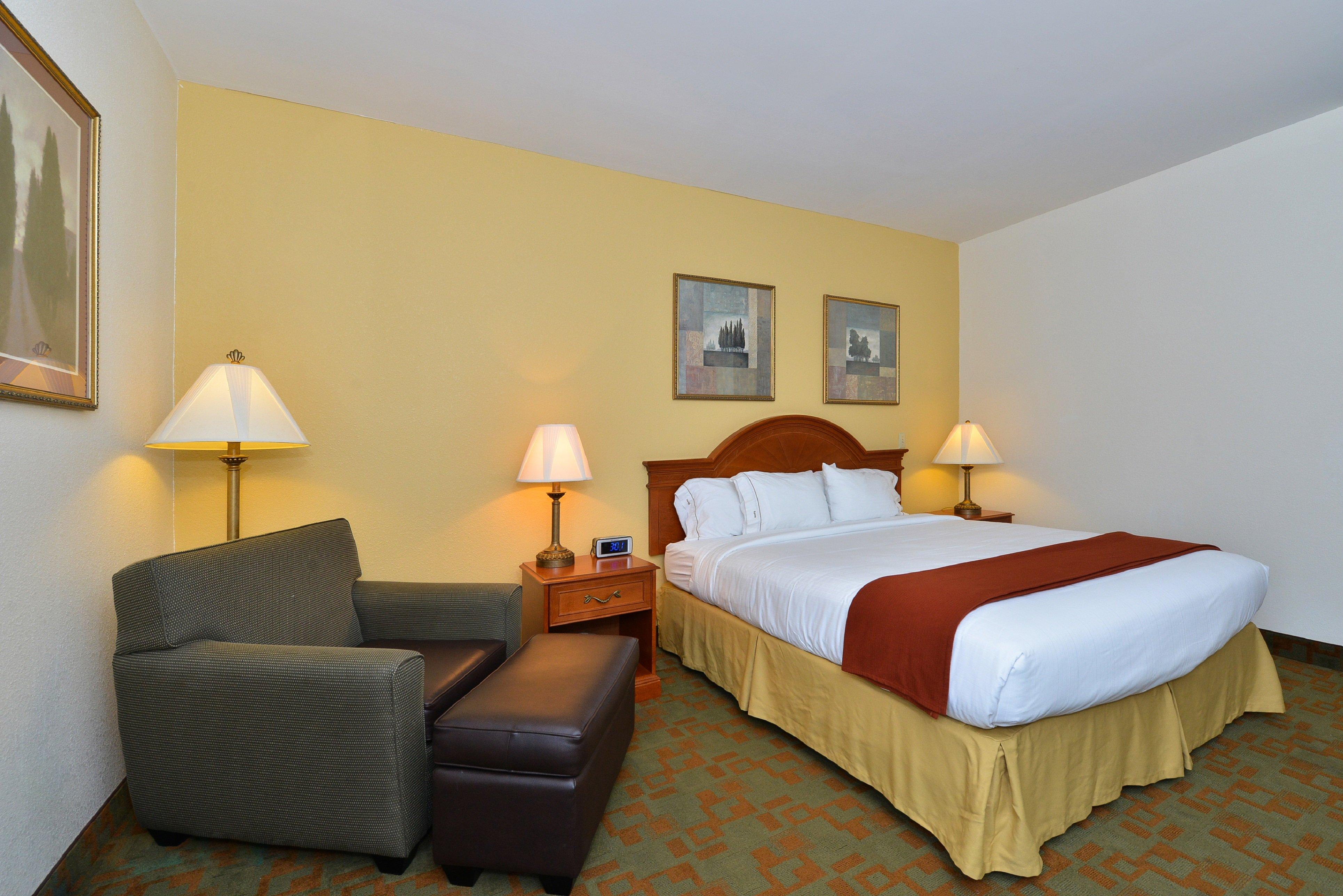 Holiday Inn Express Hotel & Suites Petersburg/Dinwiddie By Ihg Exterior foto